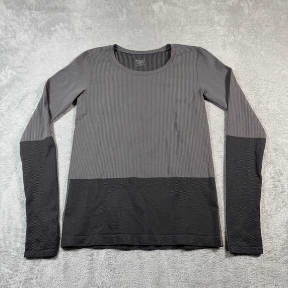 Athleta Tops - Athleta Two Tone Long Sleeve Shirt Womens Large Gray Black Ribbed Warm